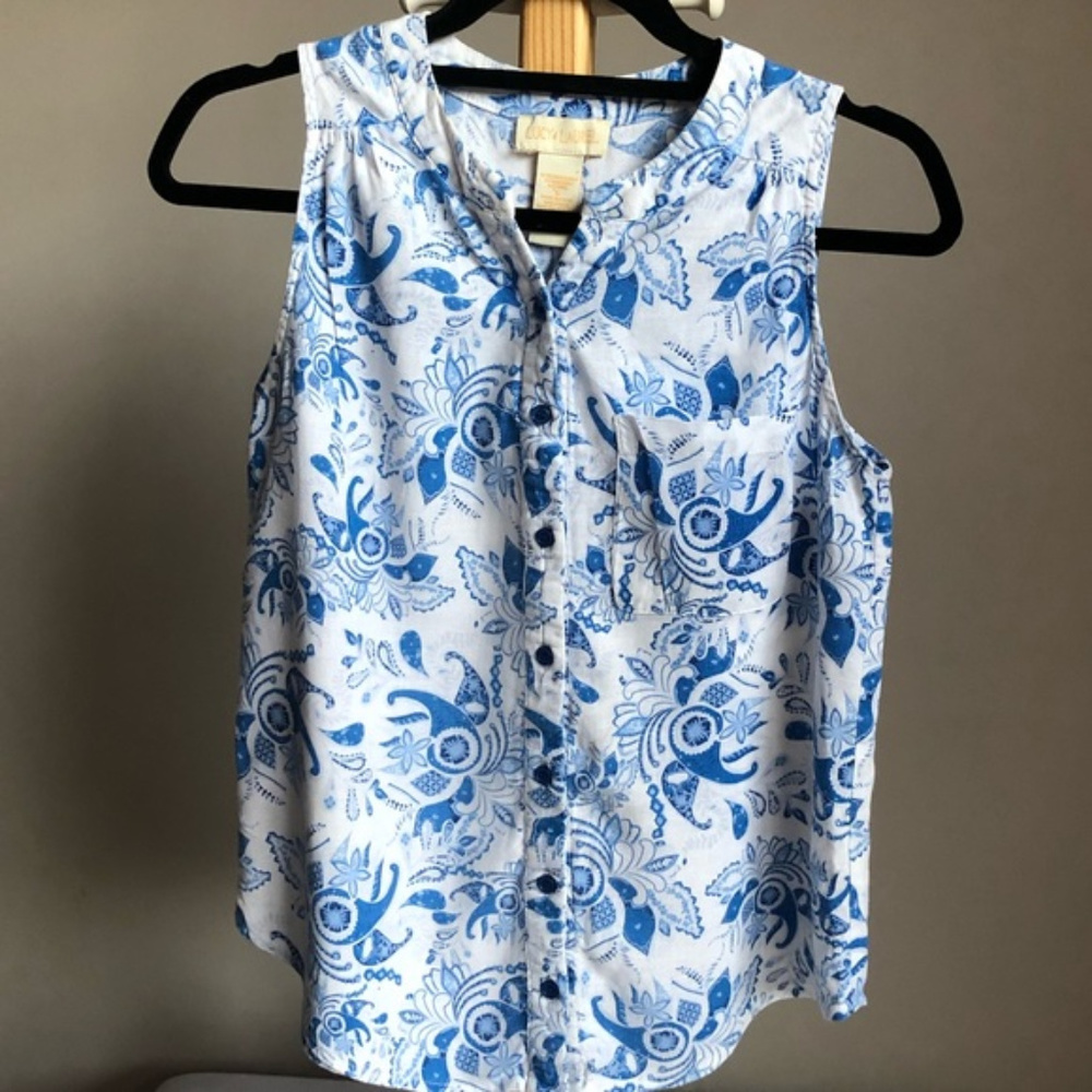 blue & white sleeveless button down top S